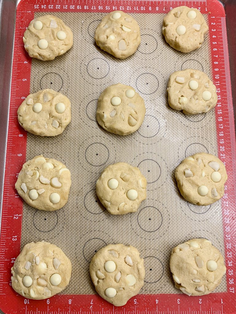white-chocolate-macadamia-nut-cookies